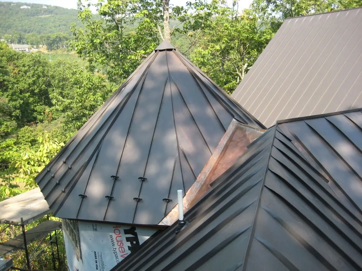 Professional Roof Tarp Installation by Craftsman Roofing in Paris Manor